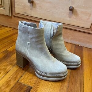 NWOT Steve Madden booties